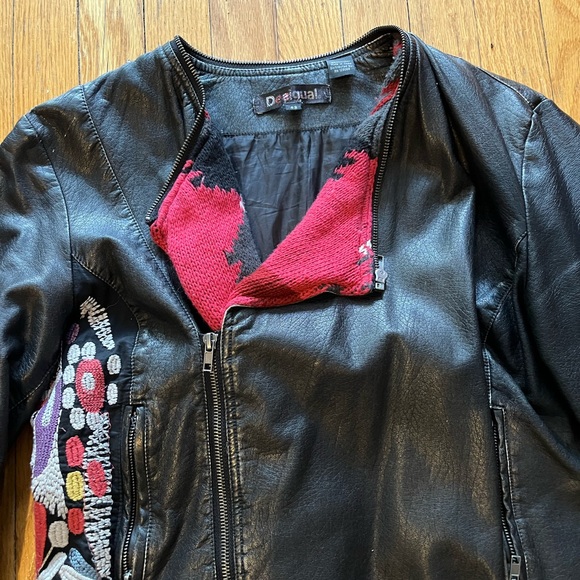Desigual vegan leather jacket with embroidery and detachable collar! - Picture 5 of 8